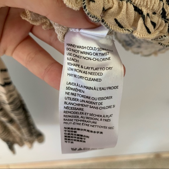 NWOT long sleeve cropped V neck - Picture 9 of 9